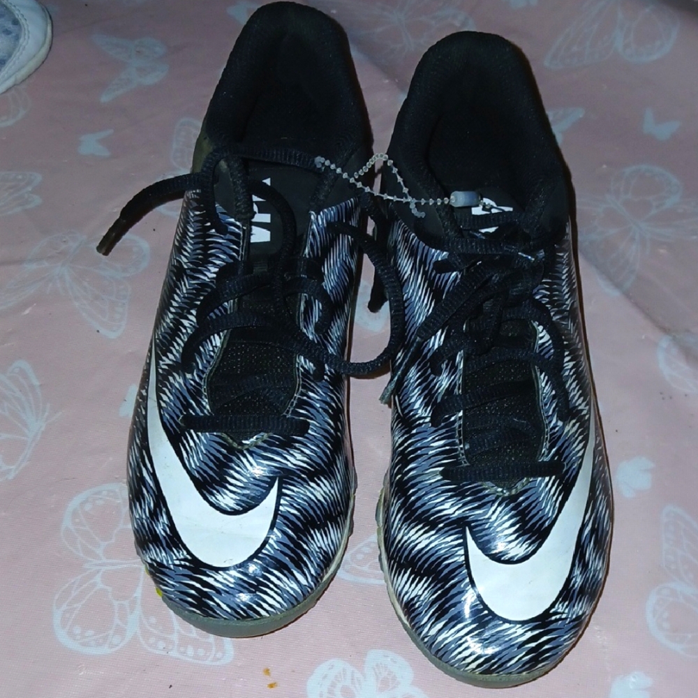 Nike Black and White Athletic Shoes